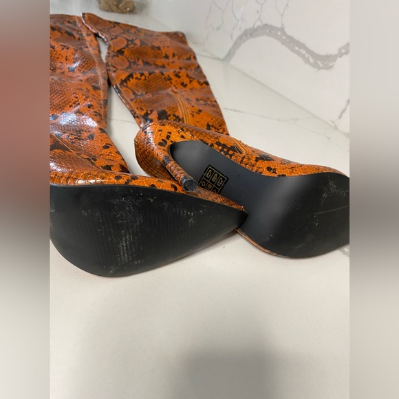 BRAND NEW Thigh High Boots, Size 7.5 - Picture 2 of 5